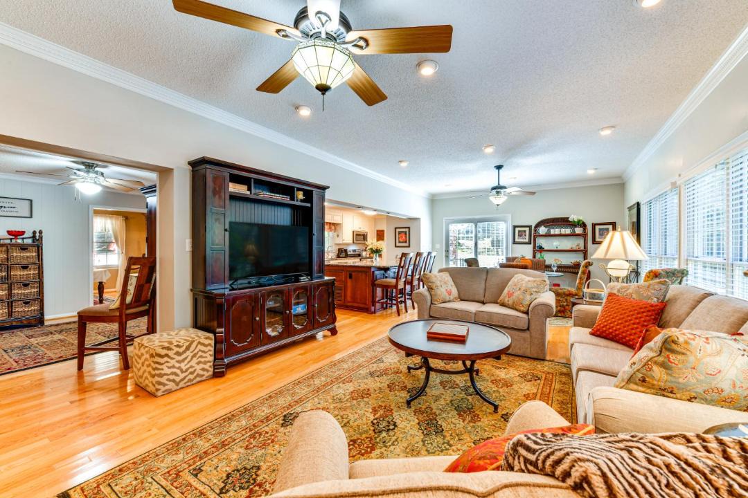 Photo of Livingroom in Hudson