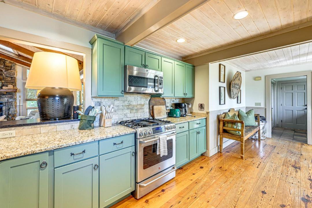 Photo of Kitchen in Glenville