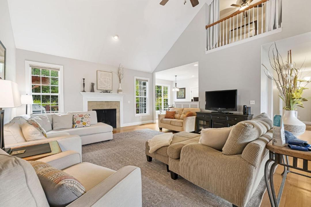 Photo of Livingroom in Fairview
