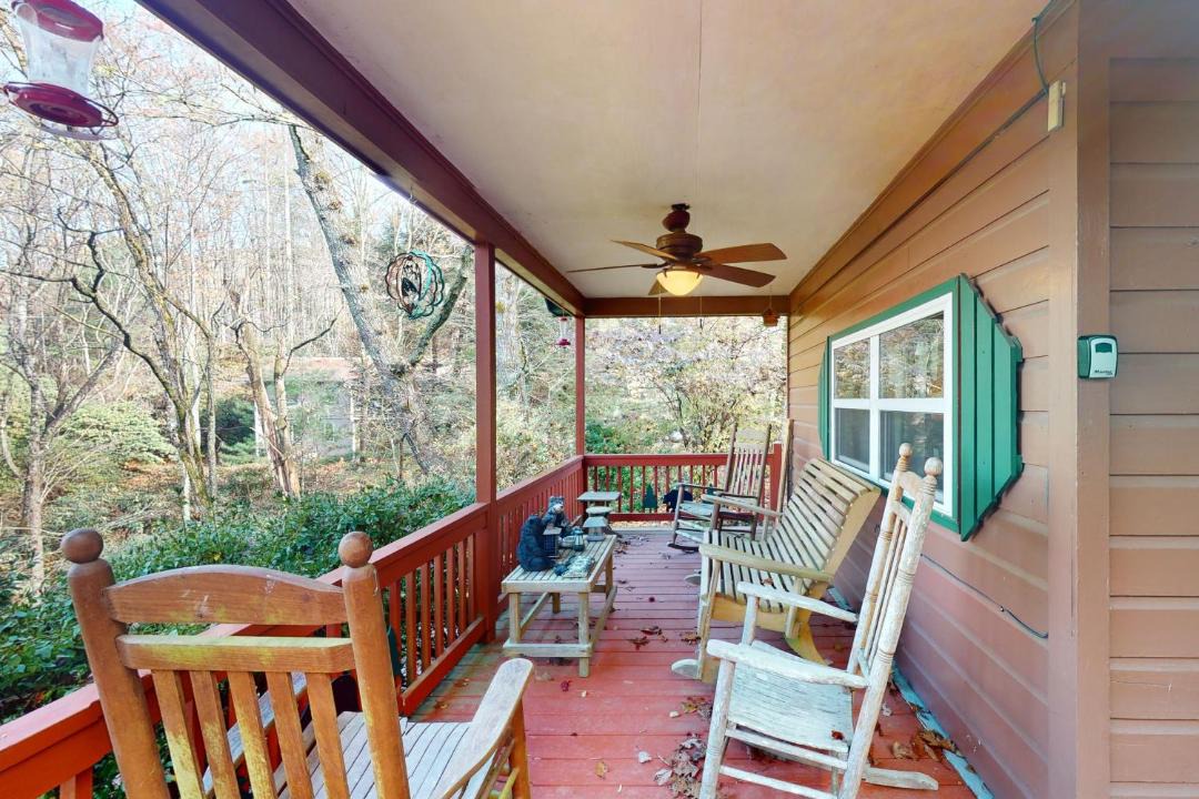 Photo of Patio Balcony in Scaly Mountain