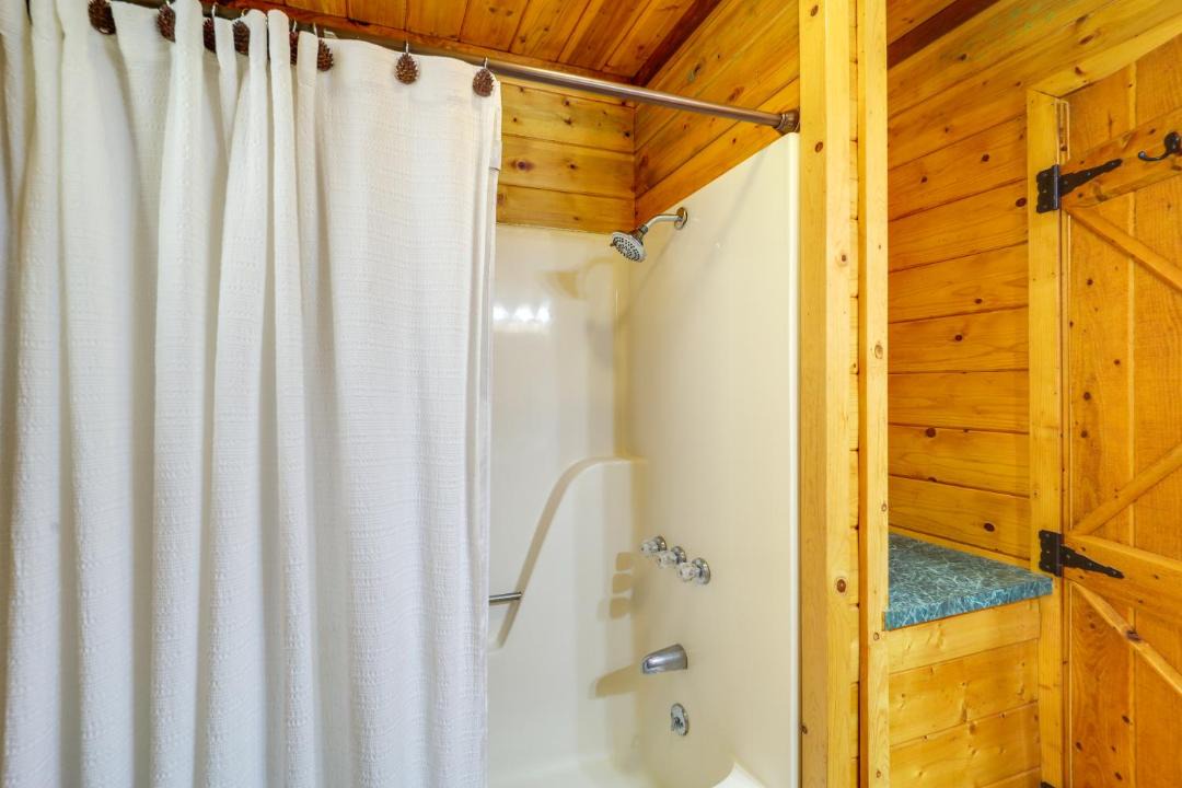 Photo of Bathroom in Apple Ridge