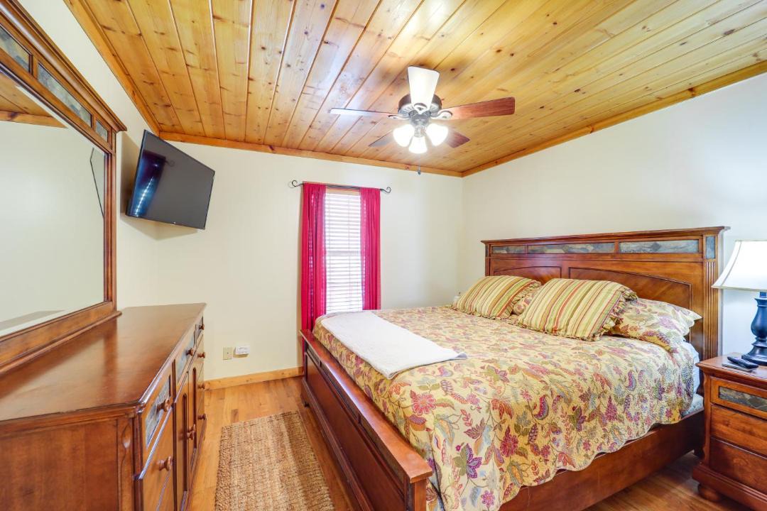 Photo of Bedroom in Apple Ridge