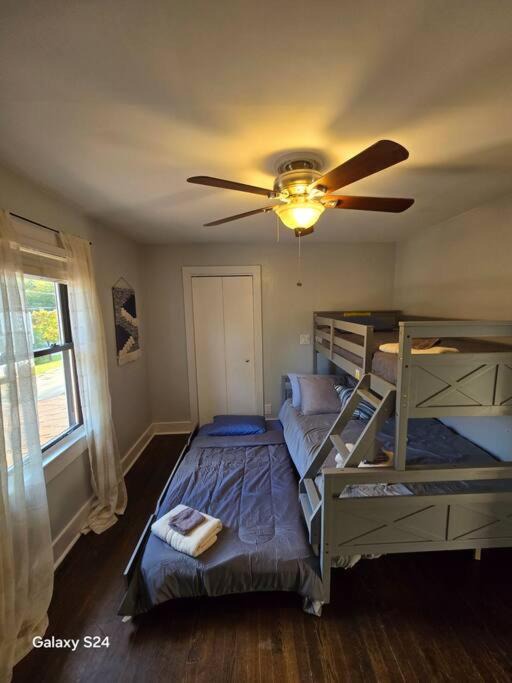 Photo of Bedroom in Hendersonville