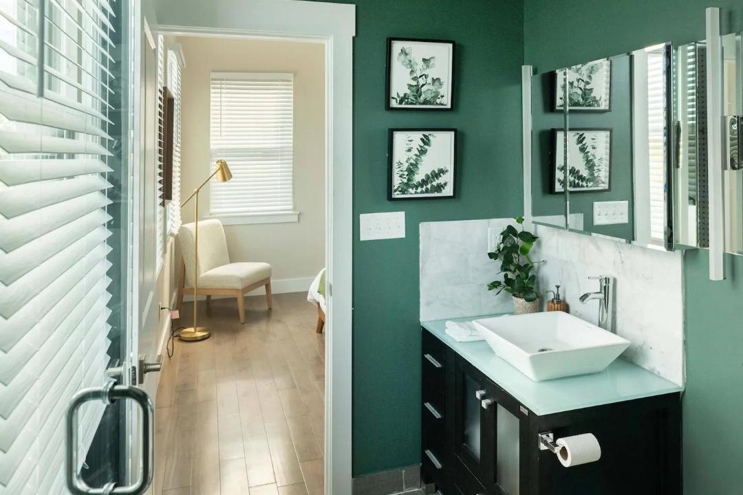 Photo of Bathroom in Old West Broad Neighborhood