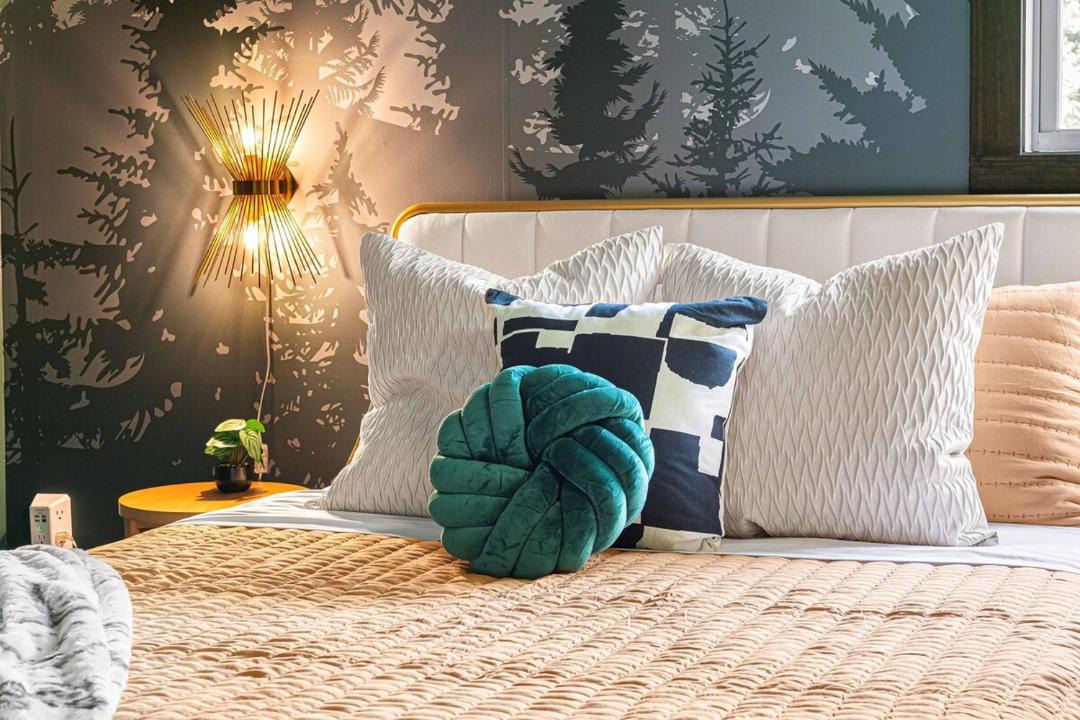Photo of Bedroom in Hendersonville