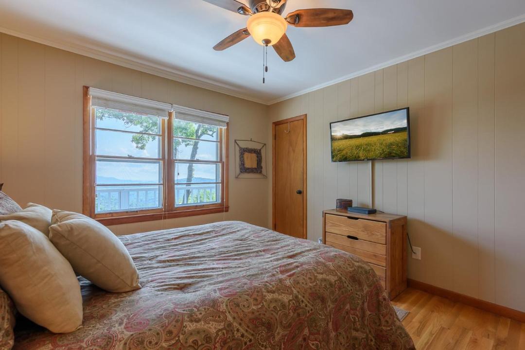 Photo of Bedroom in Blowing Rock