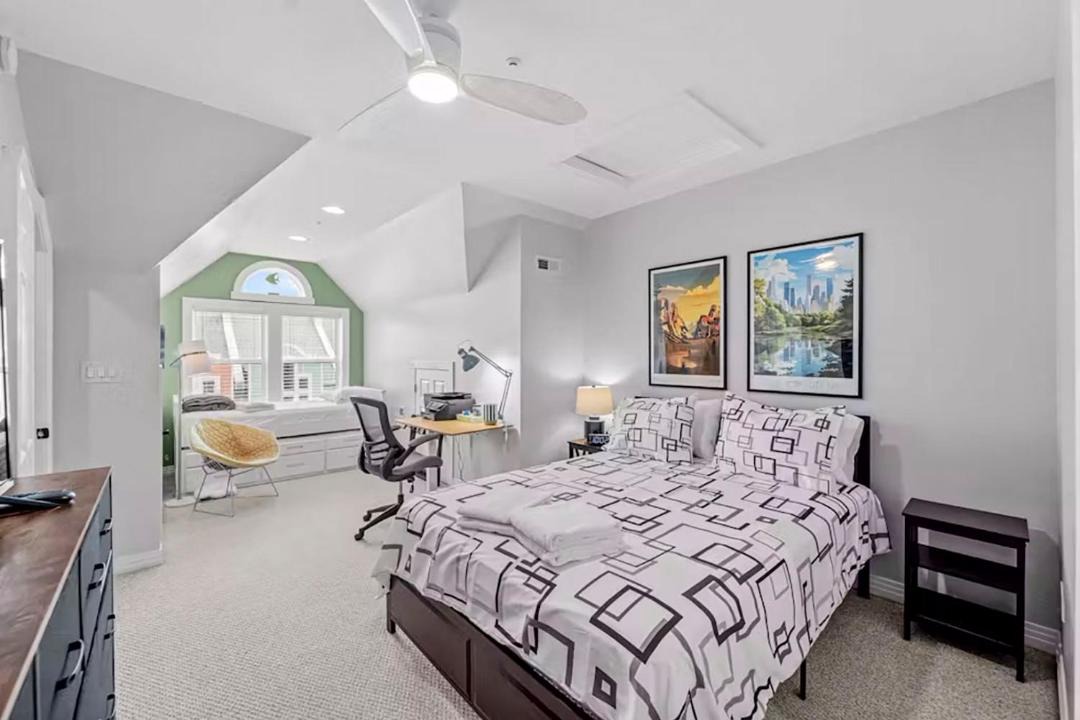 Photo of Bedroom in Bermuda Bay