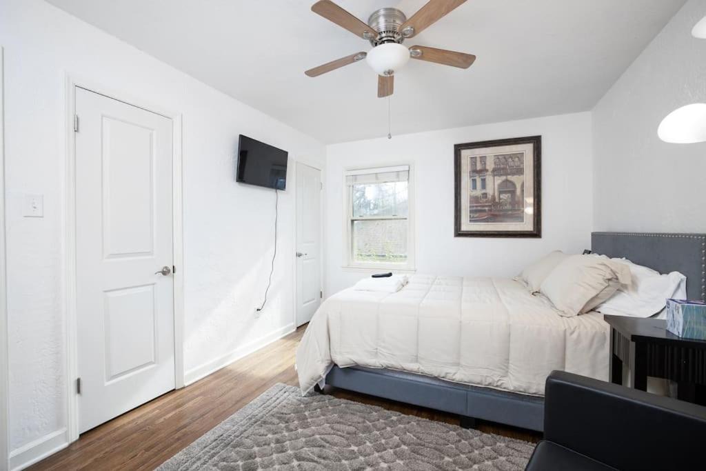 Photo of Bedroom in Beverly Woods