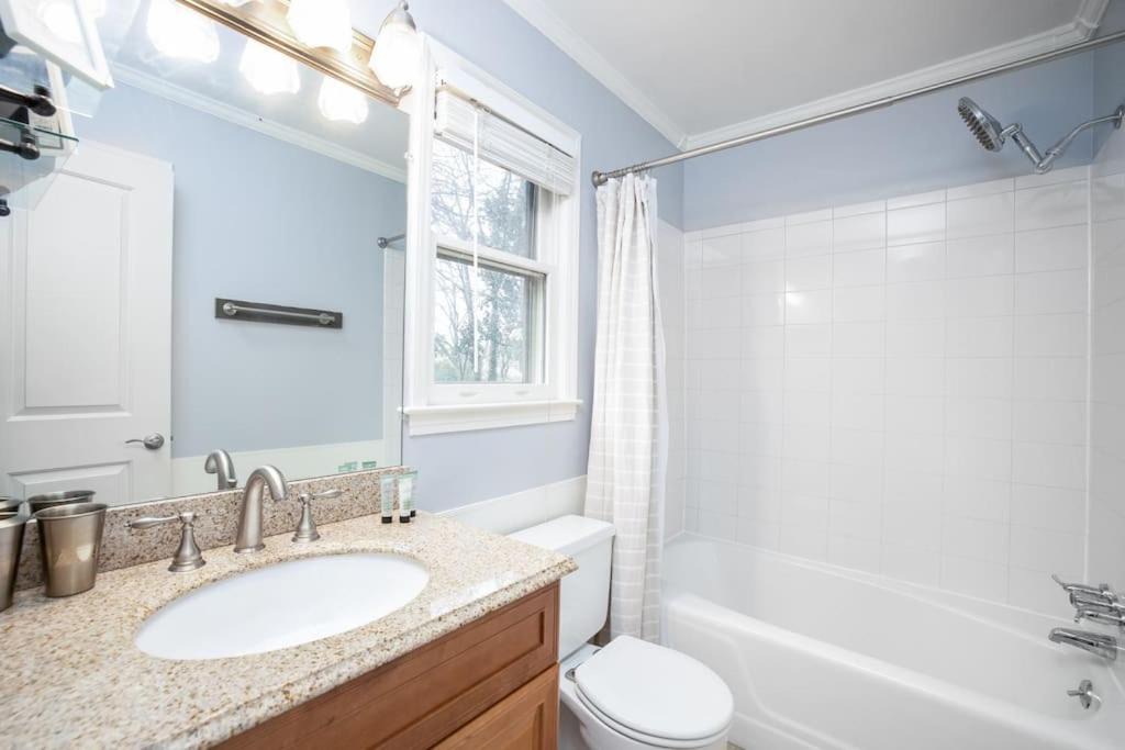 Photo of Bathroom in Beverly Woods