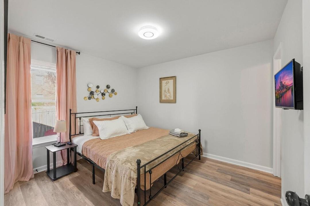 Photo of Bedroom in Downtown