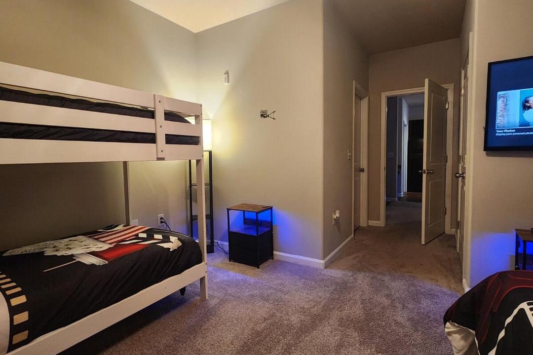 Photo of Bedroom in Executive Park
