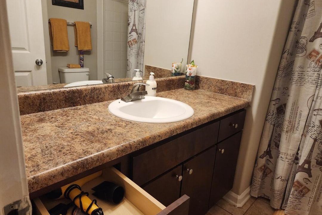 Photo of Bathroom in Executive Park