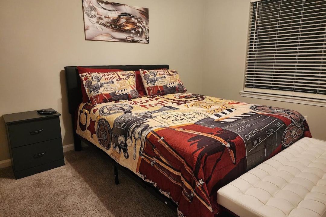 Photo of Bedroom in Executive Park