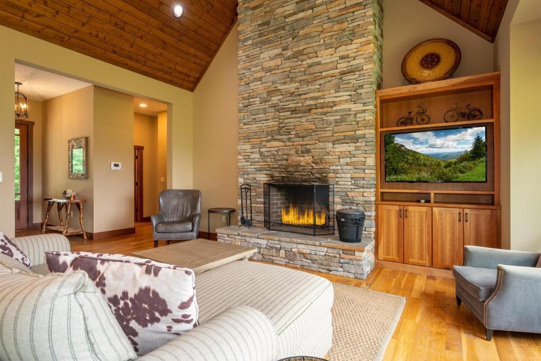 Photo of Livingroom in Pisgah Forest