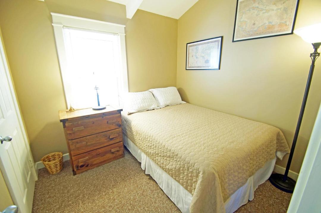 Photo of Bedroom in Colington Harbour