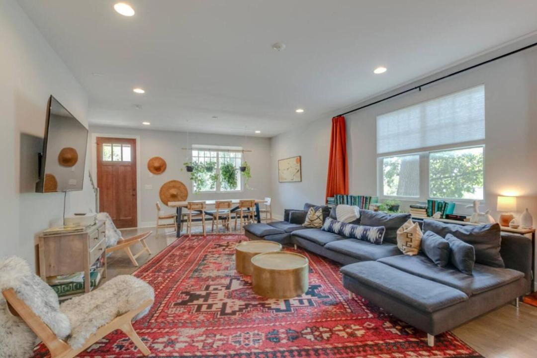 Photo of Livingroom in Historic Waverly