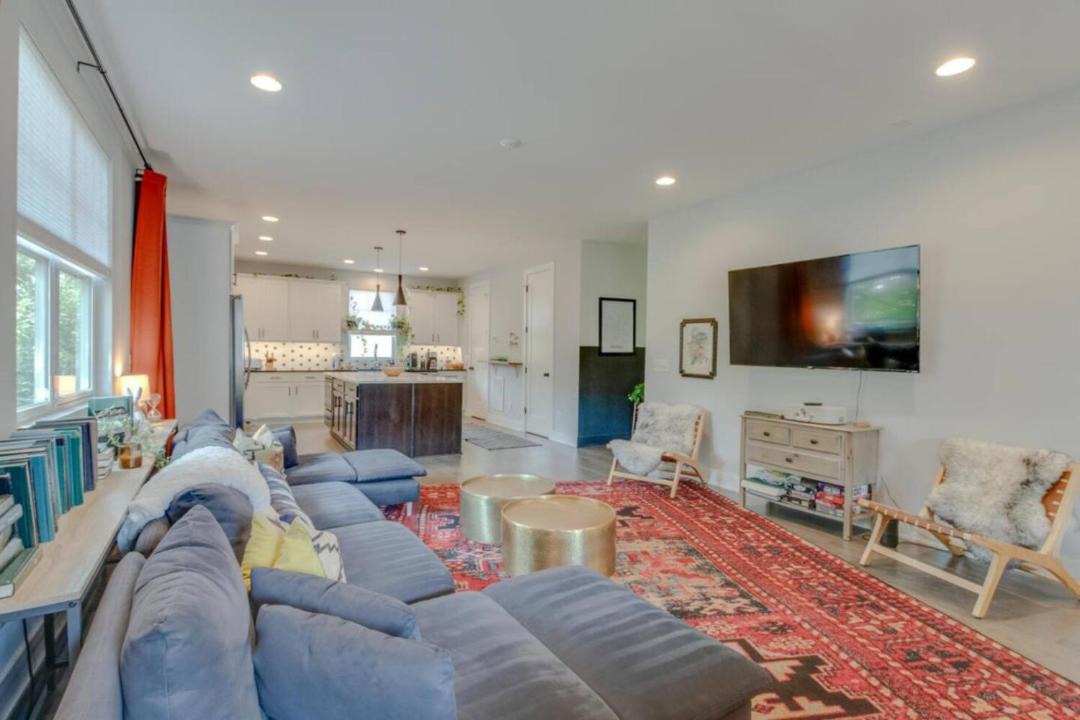 Photo of Livingroom in Historic Waverly