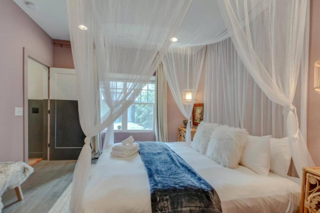 Photo of Bedroom in Historic Waverly