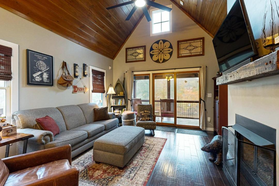 Photo of Livingroom in Cullowhee