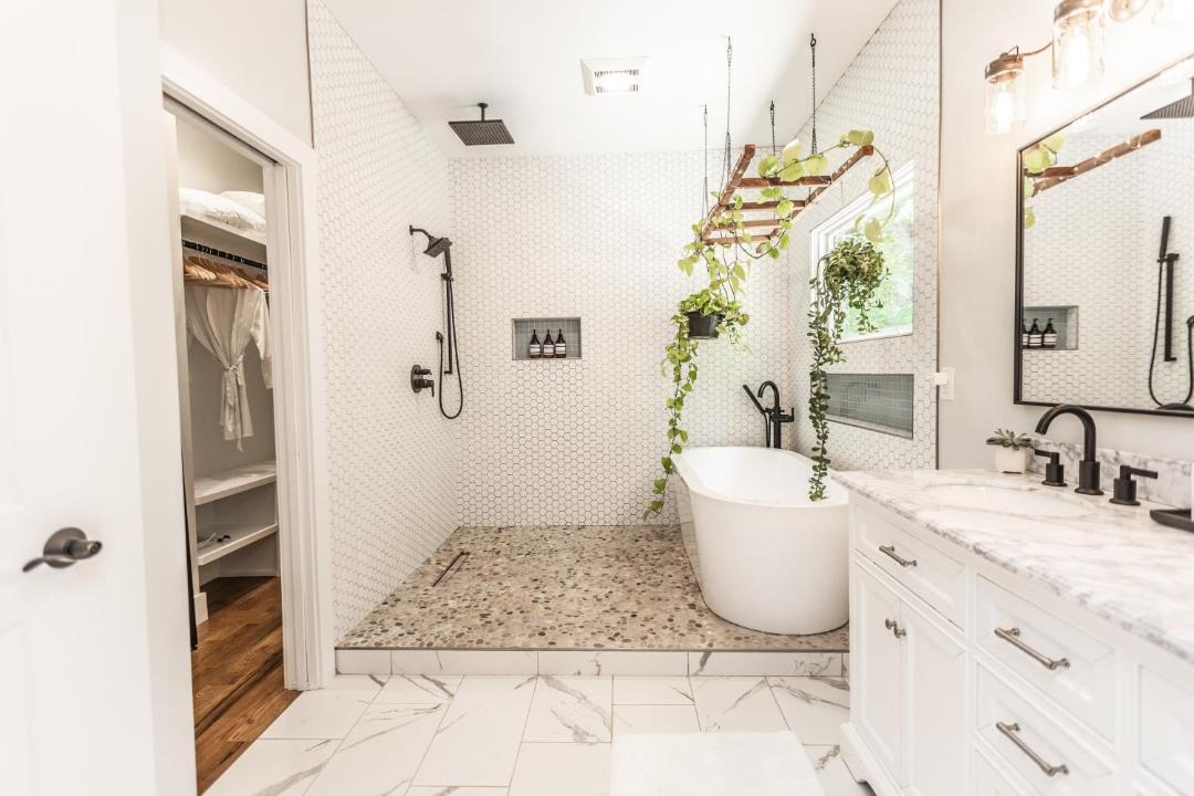 Photo of Bathroom in Swannanoa