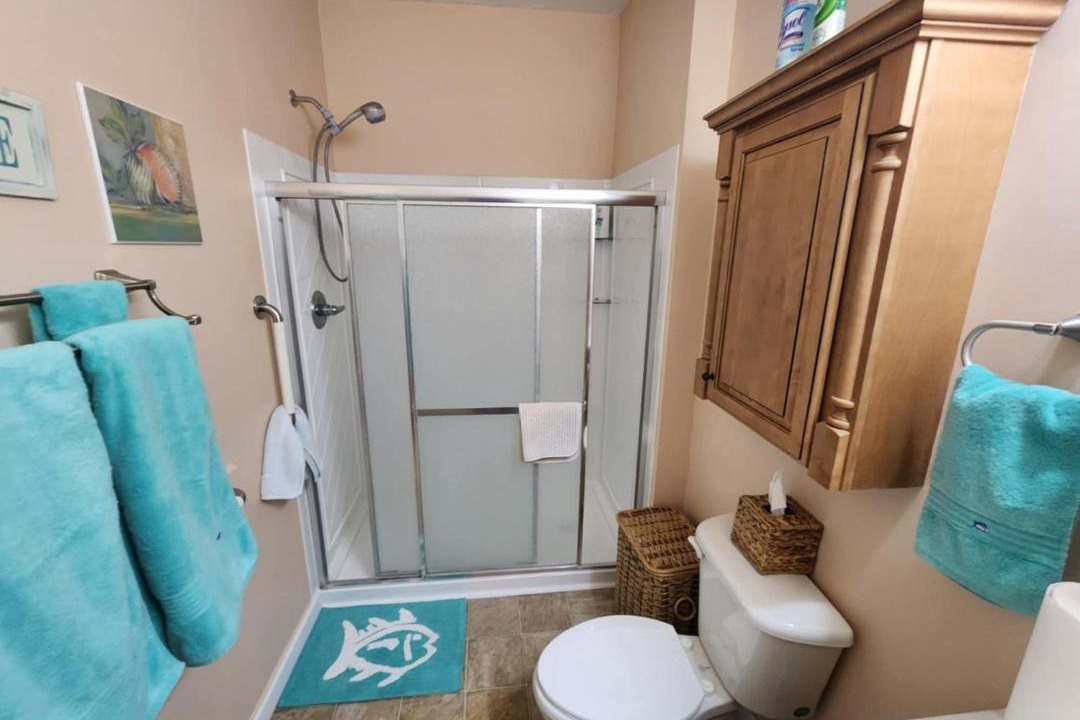 Photo of Bathroom in Peletier