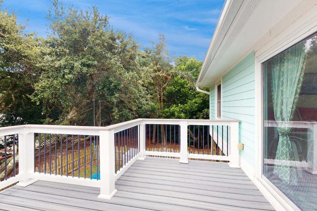 Photo of Patio Balcony in Emerald Isle