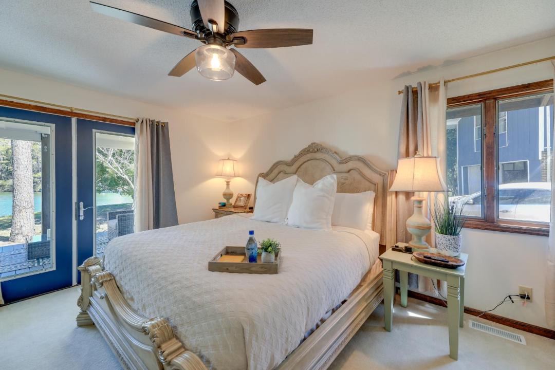Photo of Bedroom in Pine Knoll Shores