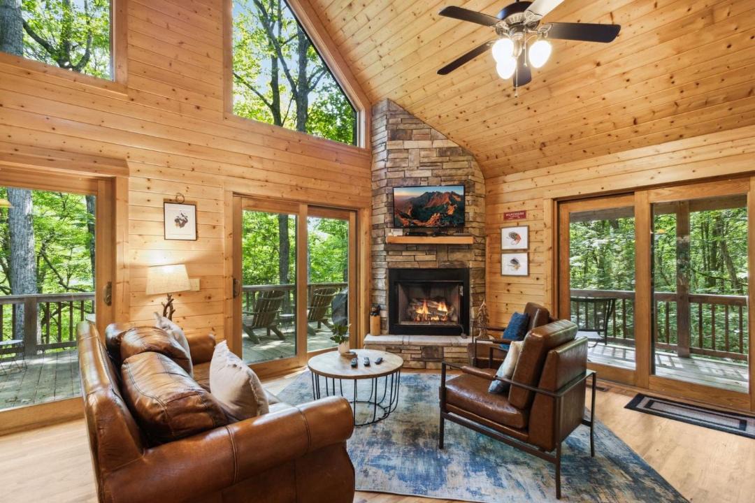 Photo of Livingroom in West Jefferson