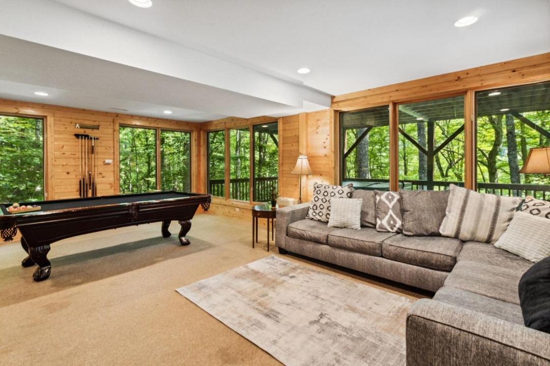 Photo of Livingroom in West Jefferson