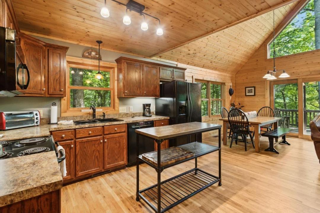 Photo of Livingroom in West Jefferson