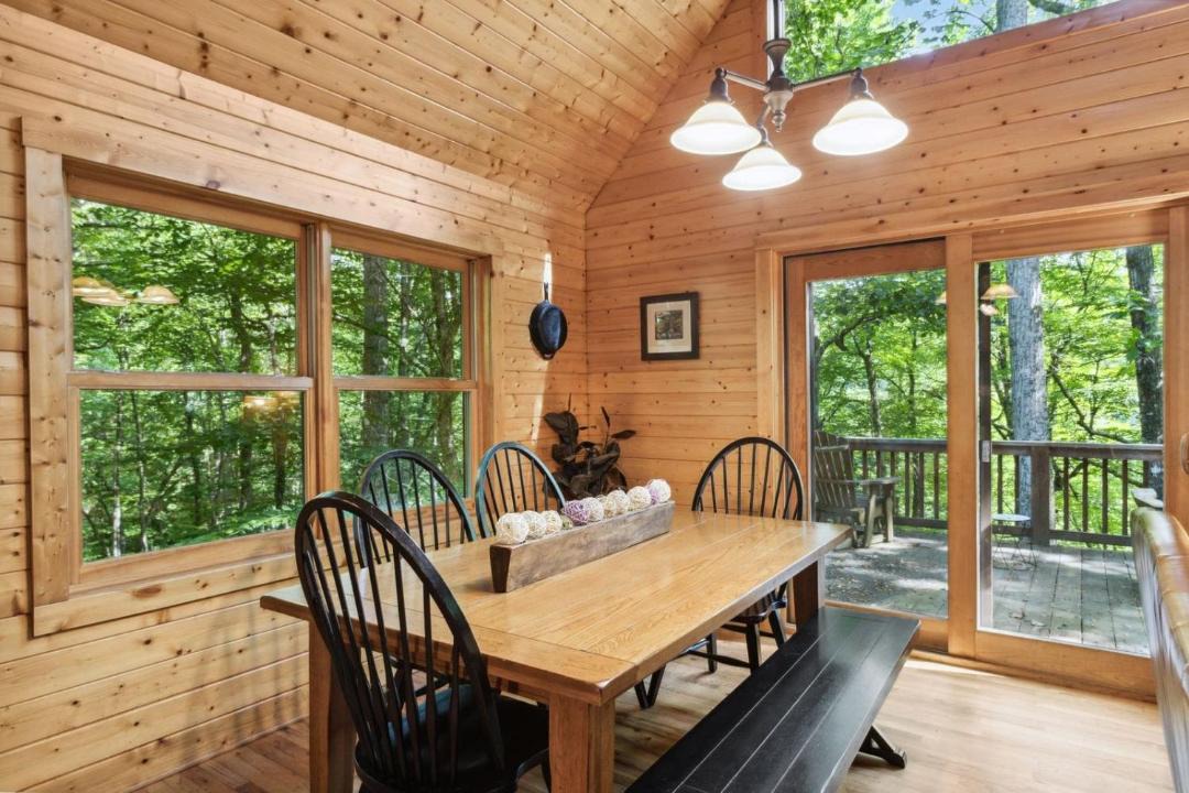 Photo of Livingroom in West Jefferson