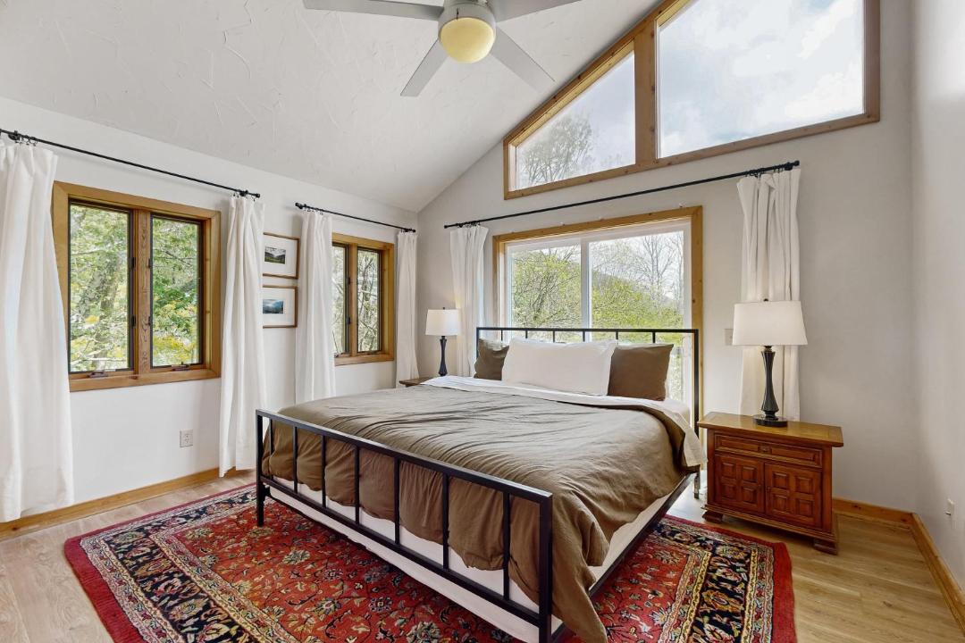 Photo of Bedroom in Seven Devils