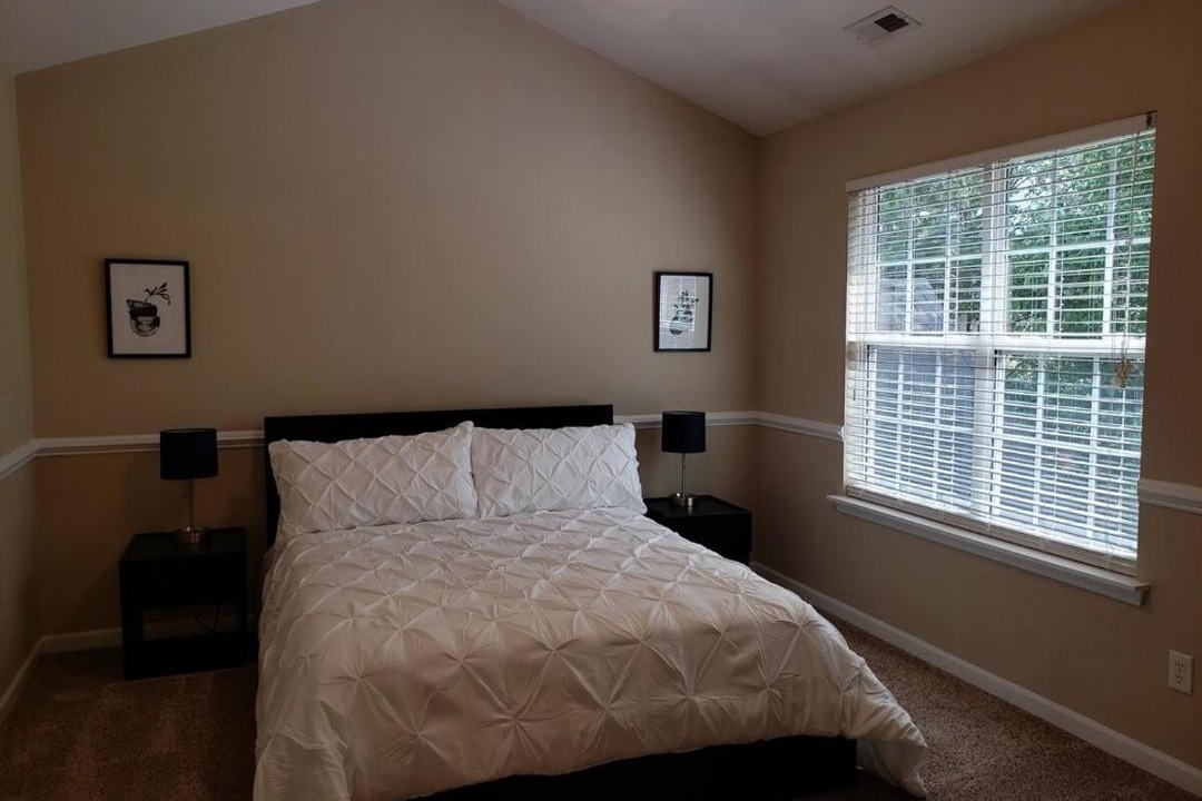 Photo of Bedroom in Davis Lake - Eastfield