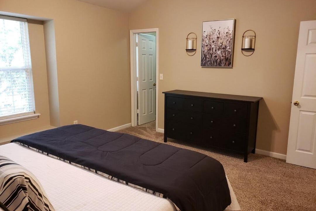 Photo of Bedroom in Davis Lake - Eastfield