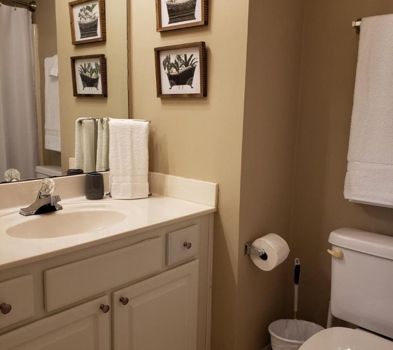 Photo of Bathroom in Davis Lake - Eastfield