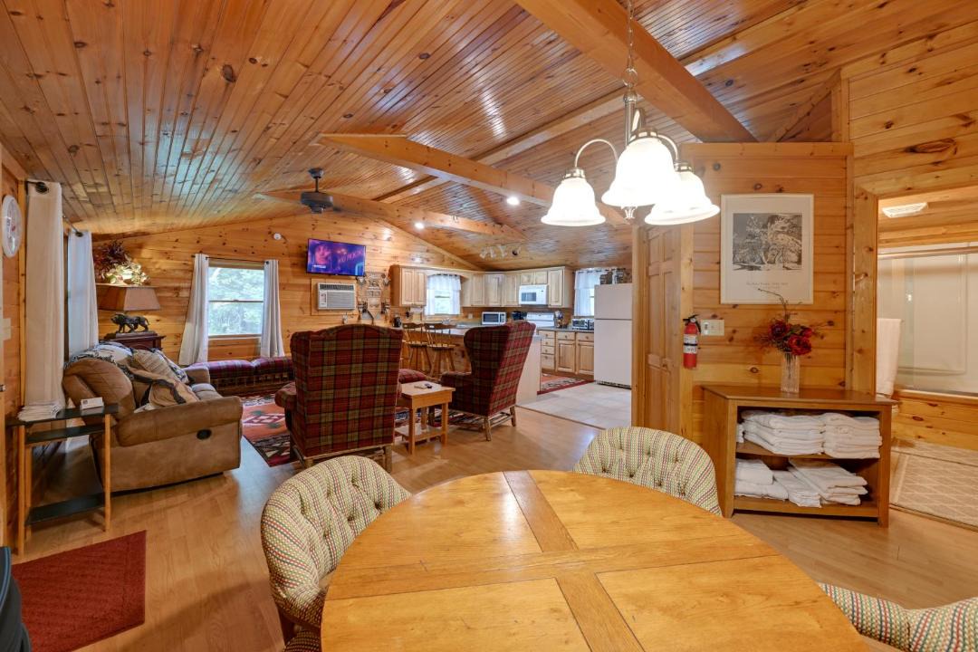 Photo of Livingroom in Robbinsville