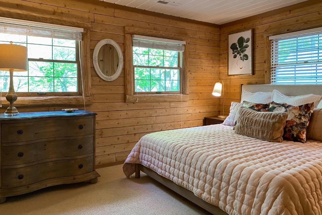 Photo of Bedroom in Lake Toxaway