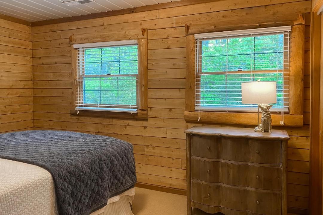 Photo of Bedroom in Lake Toxaway