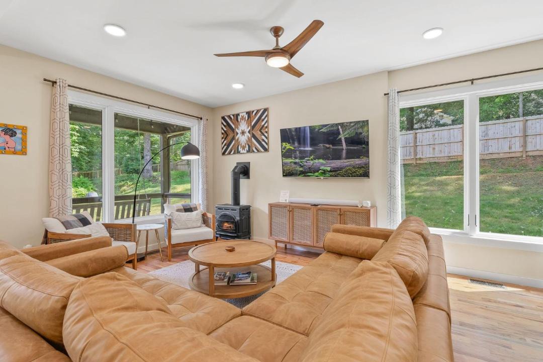 Photo of Livingroom in Mills River