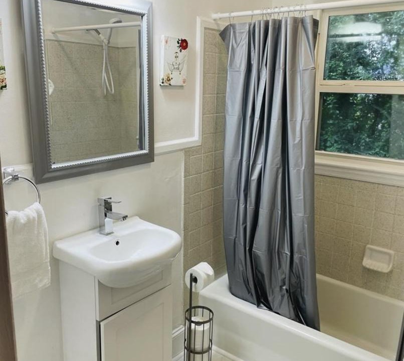 Photo of Bathroom in Enderly Park