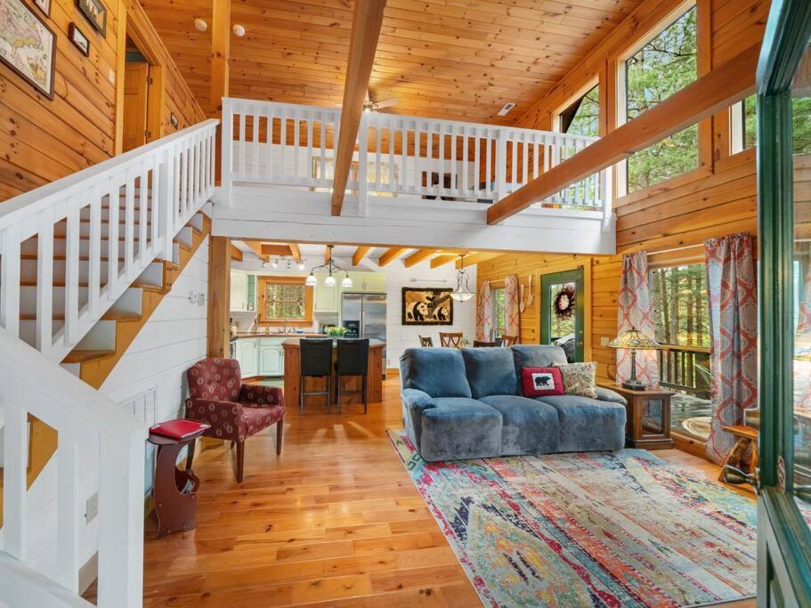 Photo of Livingroom in Vein Mountain