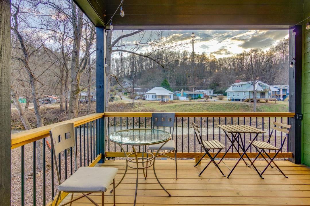 Photo of Patio Balcony in Old Fort