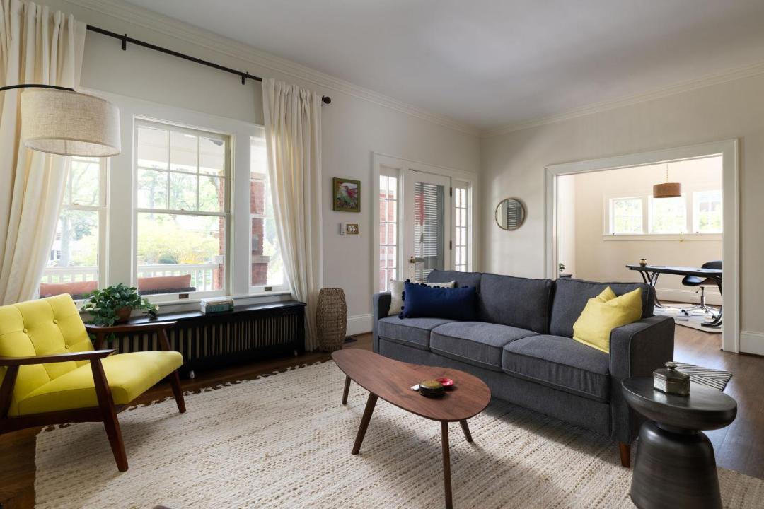 Photo of Livingroom in Old Irving Park