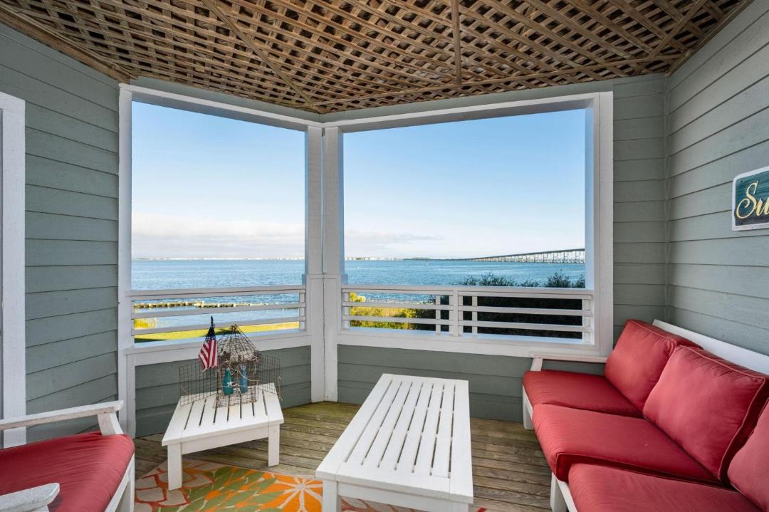 Photo of Patio Balcony in Manteo