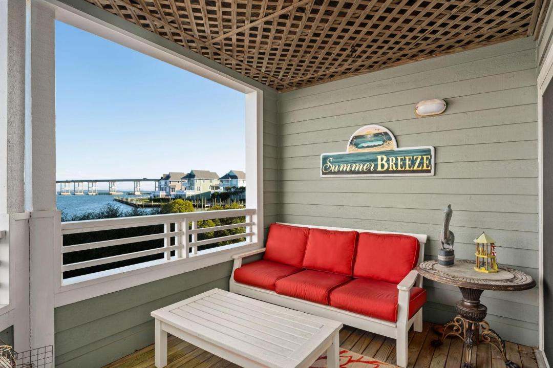 Photo of Patio Balcony in Manteo