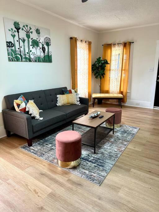 Photo of Livingroom in Concord
