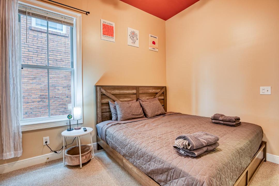 Photo of Bedroom in Metropolitan