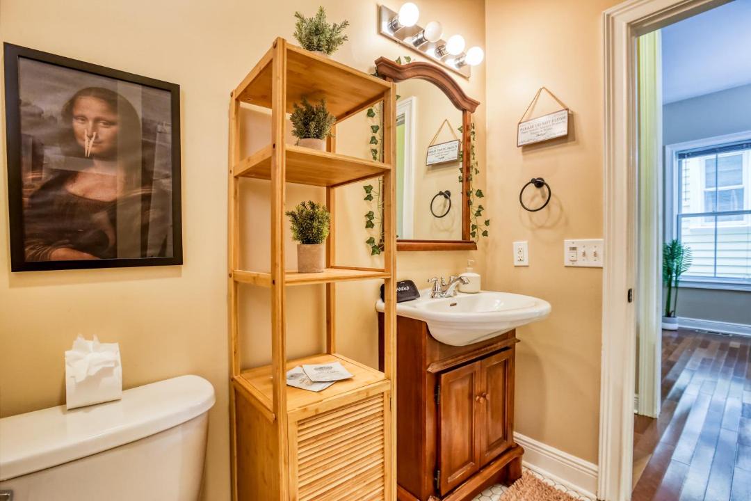 Photo of Bathroom in Metropolitan