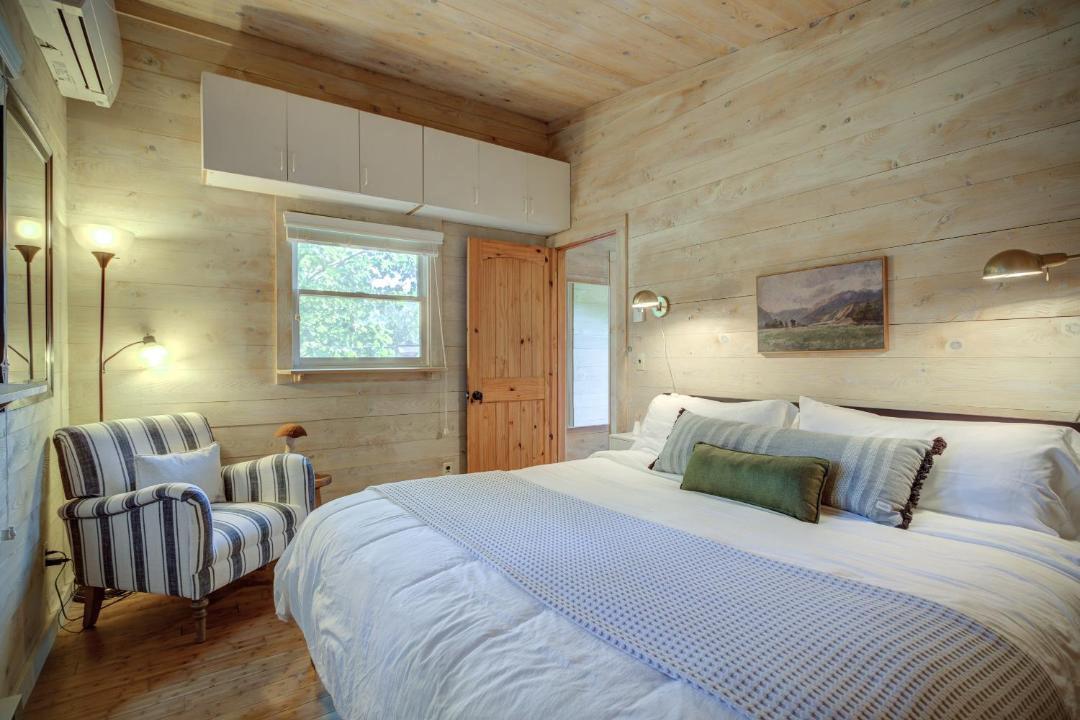 Photo of Bedroom in Mill Ridge