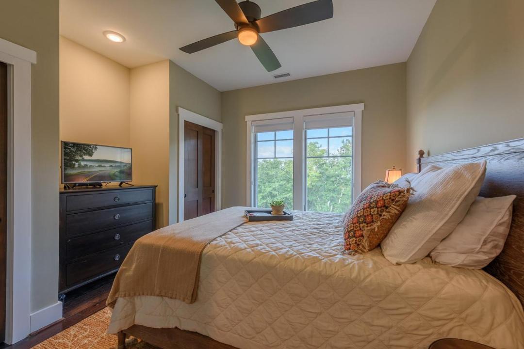 Photo of Bedroom in Lenoir